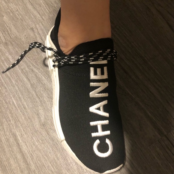Chanel X Pharrel Williams X Adidas Human Race men size 8.5 (42) 265 rare - Picture 3 of 4
